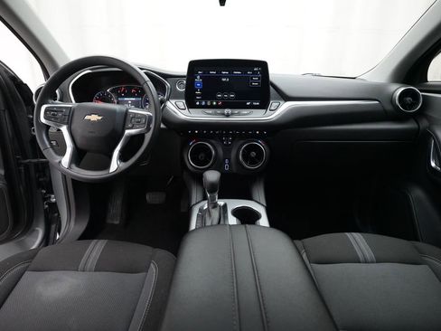 Used 2025 Chevrolet Blazer LT image 5