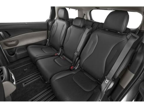 Used 2026 Kia Carnival SX FWD image 15