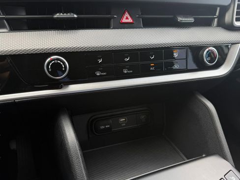 Certified 2025 Kia Sportage LX image 35