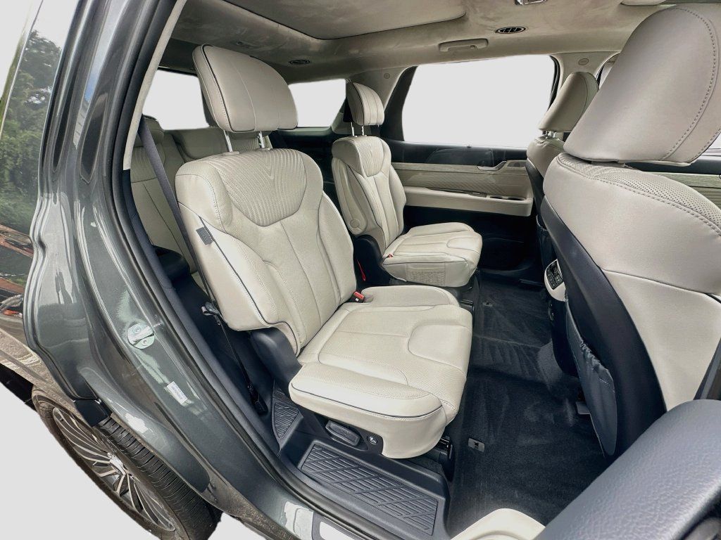 Used 2025 Hyundai Palisade Calligraphy FWD image 30