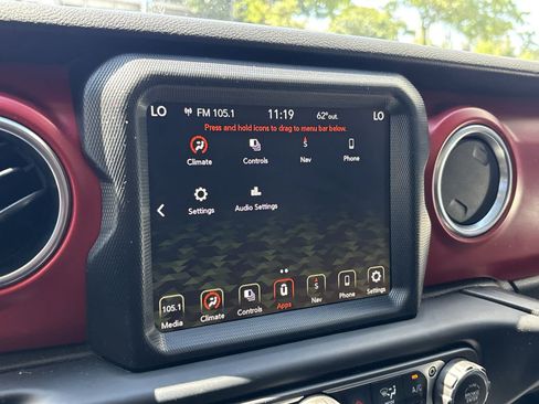 Used 2023 Jeep Wrangler Unlimited Rubicon AWD/4WD image 15