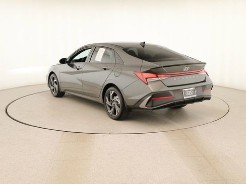 Used 2025 Hyundai Elantra Sport image 4