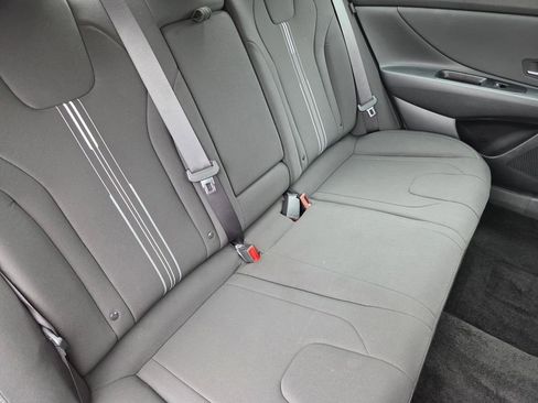 Used 2025 Hyundai Elantra SEL FWD image 5