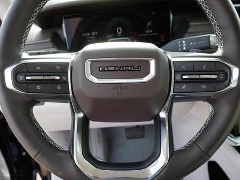 Certified 2025 GMC Acadia Denali w/ Super Cruise Package image 25