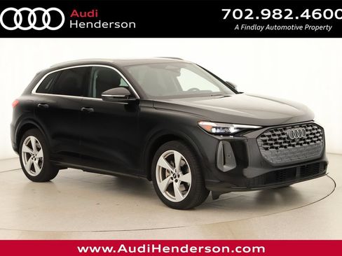 Certified 2025 Audi Q5 Prestige AWD/4WD image 1