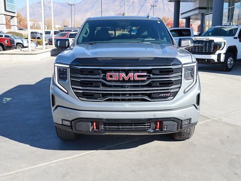 Used 2025 GMC Sierra 1500 AT4 w/ Technology Package image 9