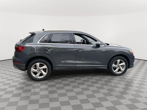 Used 2022 Audi Q3 2.0T Premium image 2