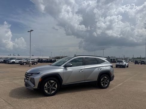 Used 2025 Hyundai Tucson SEL FWD image 11