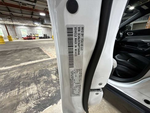 Used 2023 Jeep Compass Limited image 14