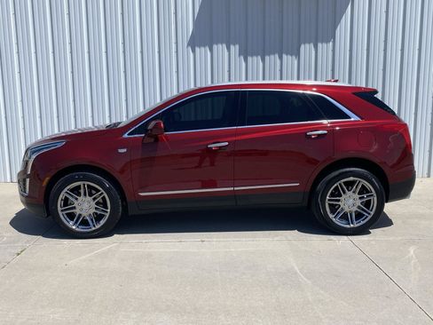 Used 2017 Cadillac XT5 Luxury w/ Driver Awareness Package FWD image 4
