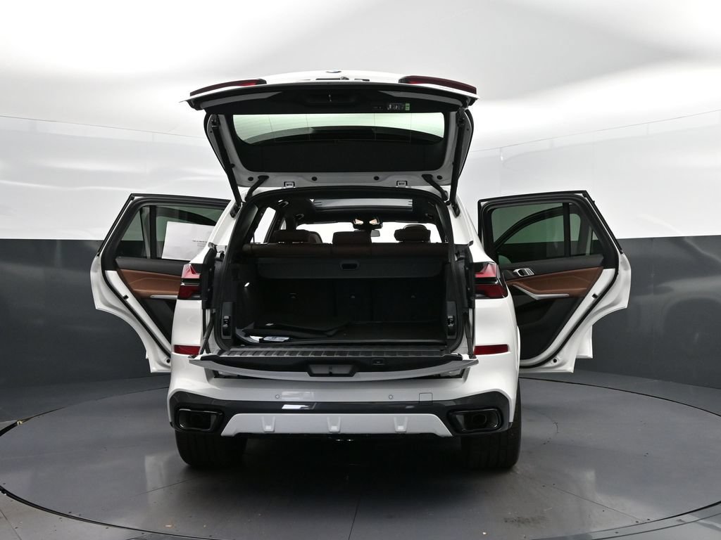 Used 2026 BMW X5 xDrive40i w/ M Sport Package AWD/4WD image 51