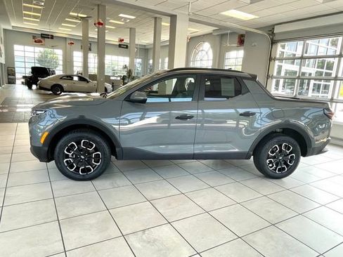 Used 2022 Hyundai Santa Cruz SEL w/ Activity Package FWD image 4