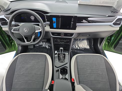 New 2026 Volkswagen Taos SE FWD image 9