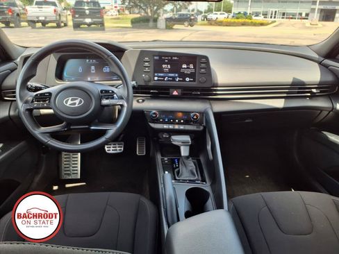 Used 2025 Hyundai Elantra Sport FWD image 14