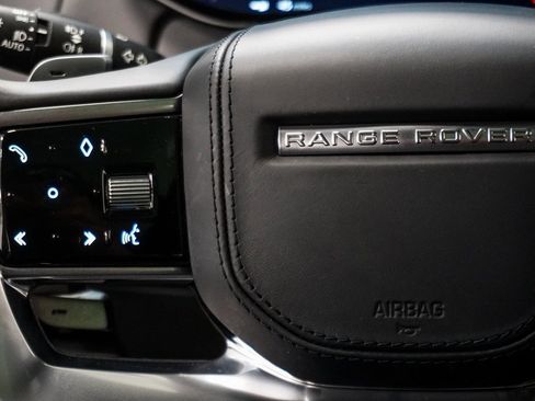 Used 2023 Land Rover Range Rover SE image 32