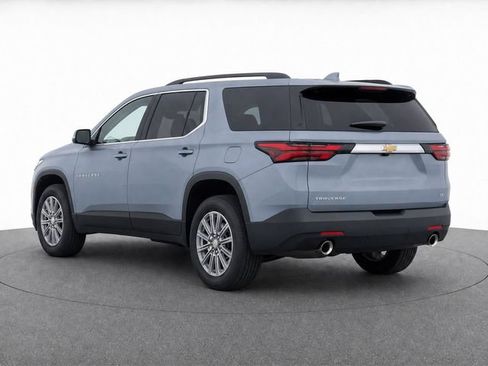 Used 2023 Chevrolet Traverse LT FWD image 3