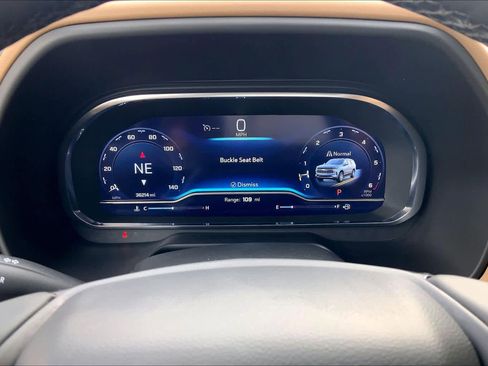 Used 2024 Chevrolet Suburban Premier image 23