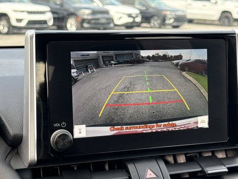 Used 2025 Toyota RAV4 XLE AWD/4WD image 23