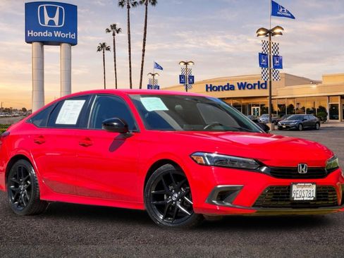 Used 2023 Honda Civic Sport image 2