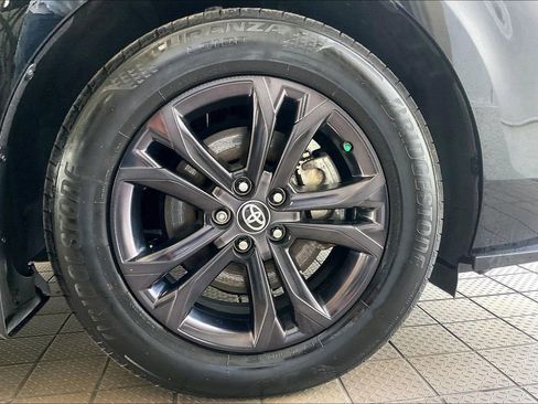 Used 2024 Toyota Sienna XSE AWD/4WD image 36