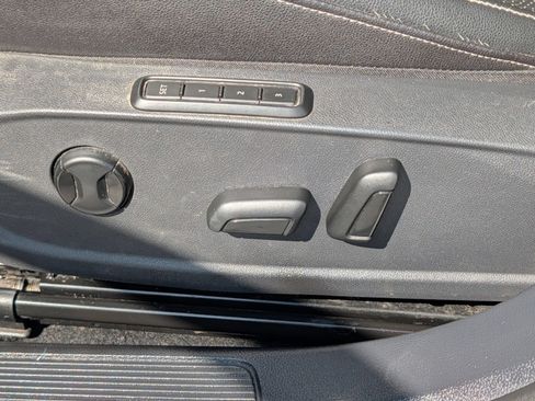 Used 2019 Volkswagen Jetta SEL Premium FWD image 19