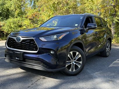 Used 2023 Toyota Highlander XLE