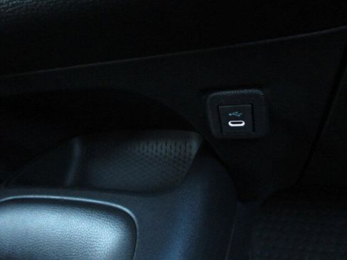 Used 2025 Toyota Corolla SE image 23