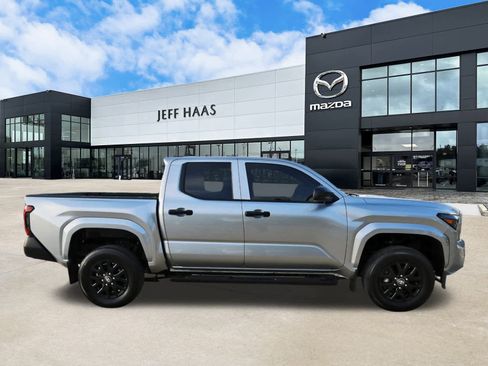 Used 2024 Toyota Tacoma SR image 5