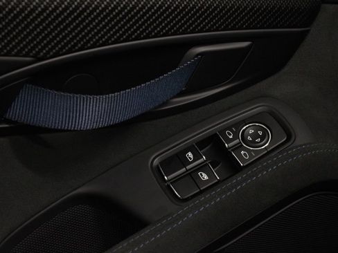 Certified 2025 Porsche 718 Cayman GT4 RS RWD image 21