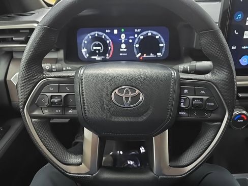 Used 2024 Toyota Tacoma TRD Sport AWD/4WD image 18