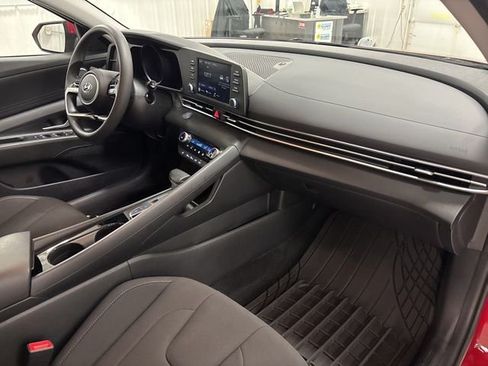 Used 2023 Hyundai Elantra Blue FWD image 30