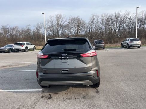 Used 2024 Ford Edge SEL w/ Convenience Package image 11