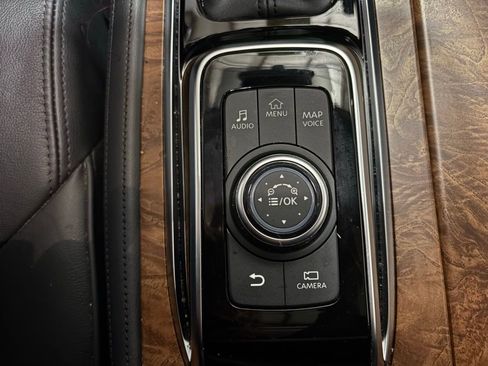 Used 2024 Nissan Armada SL w/ Captain's Chairs Package image 45