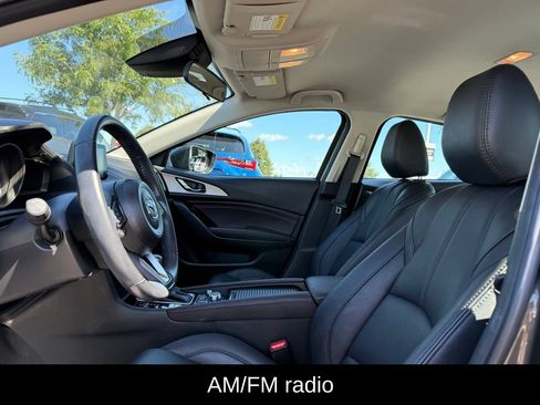 Used 2018 MAZDA MAZDA3 Touring FWD image 7