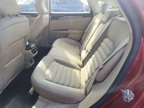 Used 2015 Ford Fusion SE image 4