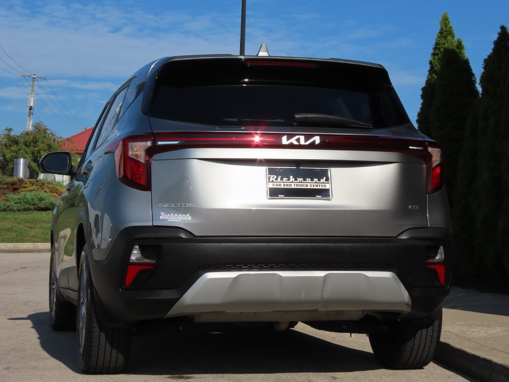 Used 2024 Kia Seltos LX AWD/4WD image 11