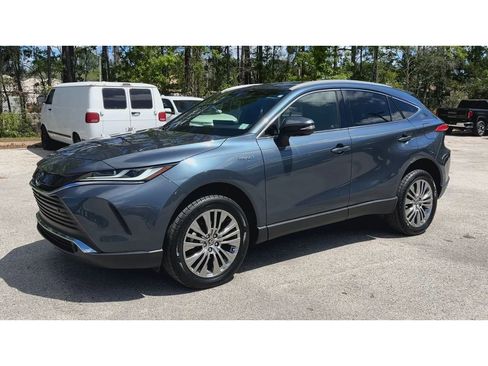 Used 2021 Toyota Venza Limited image 5