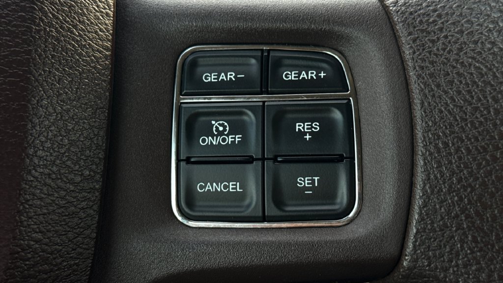 Used 2013 RAM 1500 Classic SLT w/ Premium Display Pkg RWD image 32