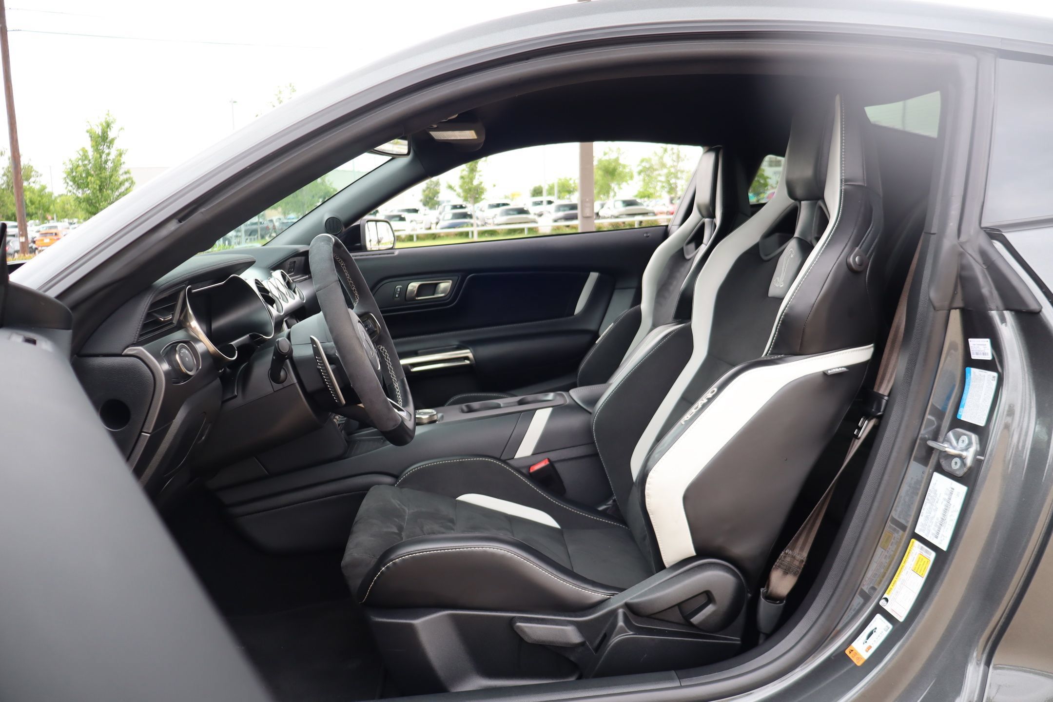 Used 2020 Ford Mustang Shelby GT500 w/ Technology Package RWD image 12