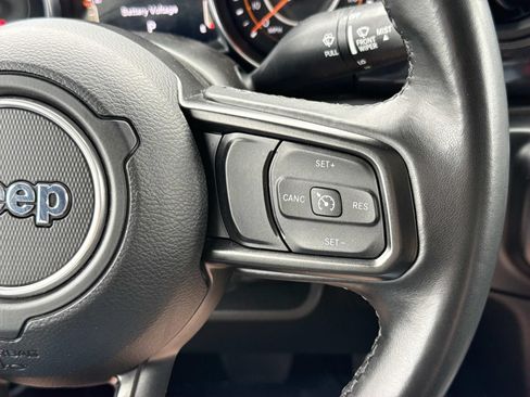 Used 2022 Jeep Gladiator Sport AWD/4WD image 13