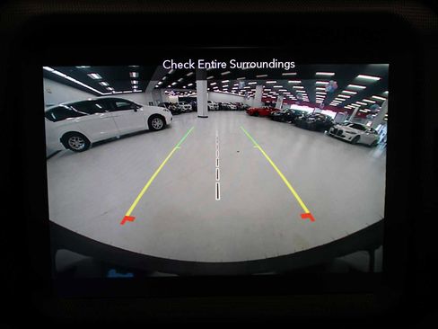 Used 2022 Jeep Wrangler Unlimited Sahara w/ Cold Weather Group AWD/4WD image 31