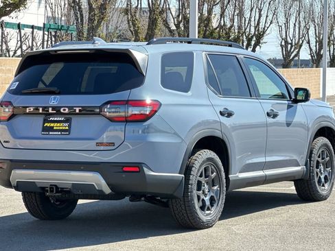 New 2026 Honda Pilot TrailSport image 4
