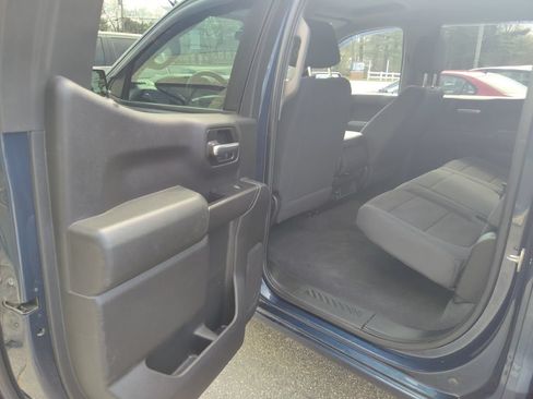 Used 2020 Chevrolet Silverado 1500 Custom w/ Custom Value Package AWD/4WD image 14