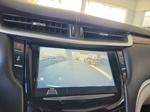 Used 2018 Cadillac XTS Luxury image 30