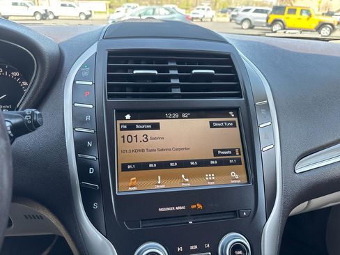 Used 2018 Lincoln MKC Premiere image 18