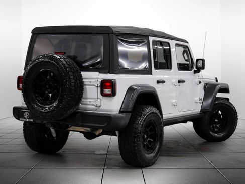 Used 2018 Jeep Wrangler Unlimited Sport S AWD/4WD image 8