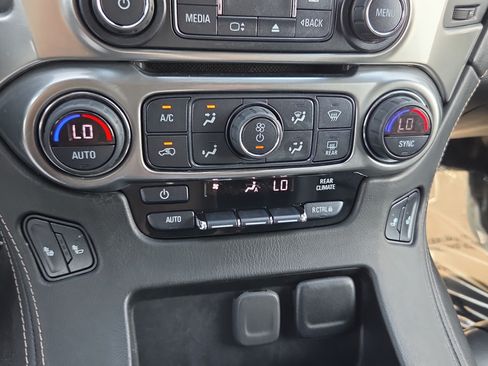 Used 2019 Chevrolet Tahoe LT w/ Luxury Package AWD/4WD image 14