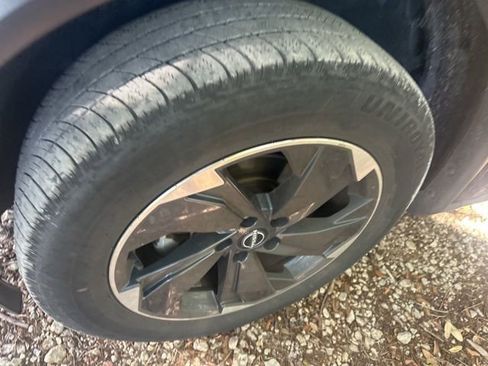 Used 2024 Nissan Rogue SV image 8