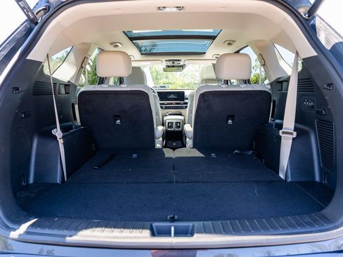 Used 2025 Kia Sorento EX w/ Panoramic Sunroof Package FWD image 16