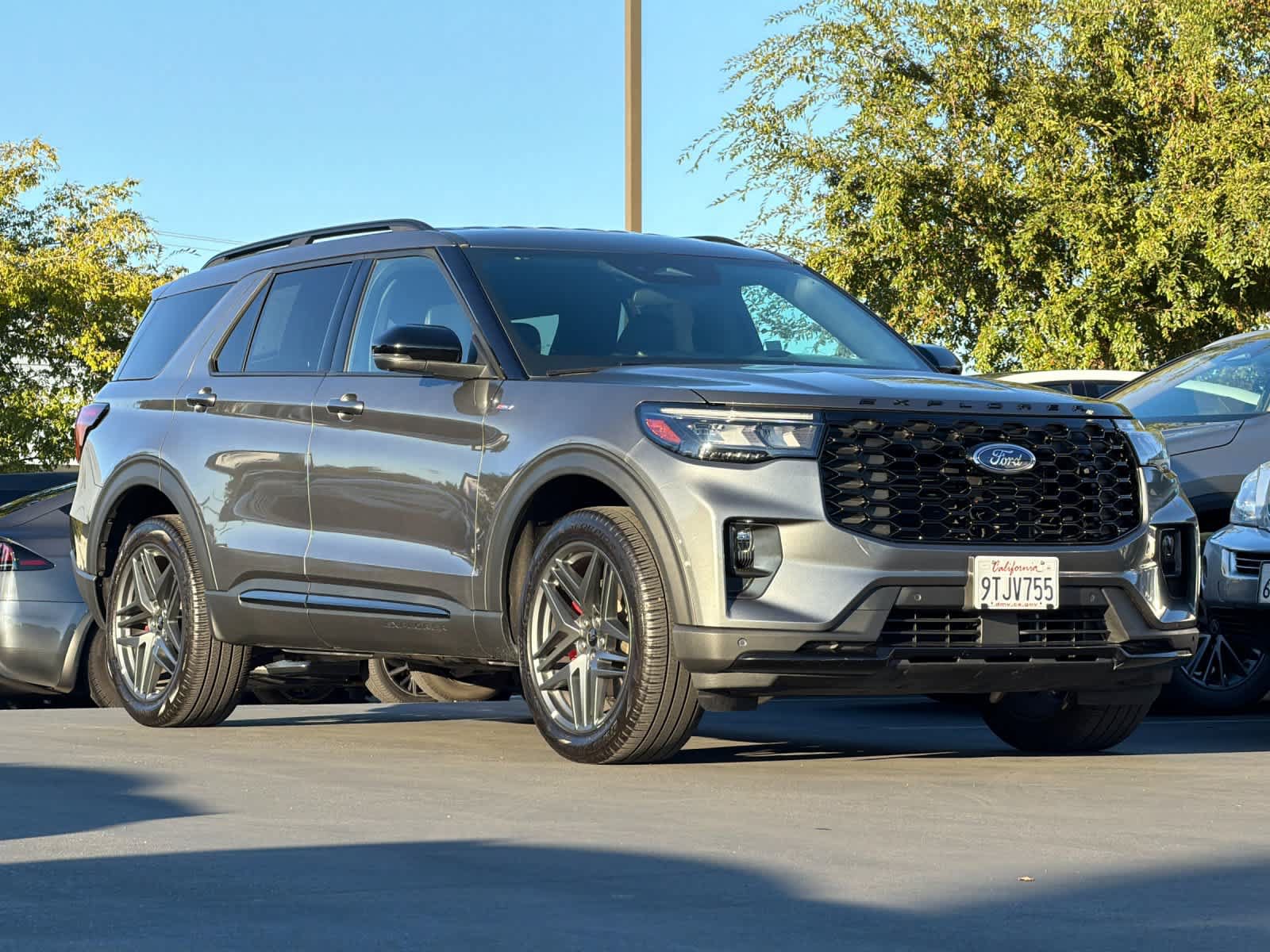 Used 2025 Ford Explorer ST-Line w/ ST-Line Street Pack AWD/4WD image 5